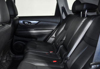Подержанный автомобиль Nissan X-Trail 2017 года (12 фото)