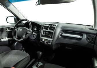 Подержанный автомобиль Kia Sportage 2008 года (9 фото)