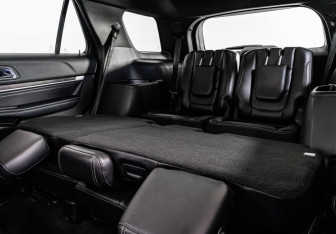 Подержанный автомобиль Ford Explorer 2017 года (25 фото)