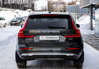 Подержанный автомобиль Volvo XC60 2021 года (6 фото)