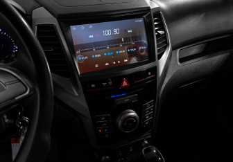 Подержанный автомобиль SsangYong Tivoli 2016 года (16 фото)