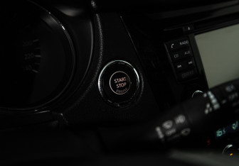 Подержанный автомобиль Nissan X-Trail 2017 года (18 фото)