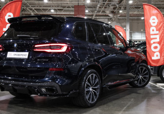 Подержанный автомобиль BMW X5 2020 года (14 фото)