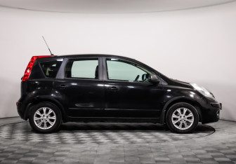 Подержанный автомобиль Nissan Note 2008 года (4 фото)