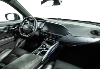 Подержанный автомобиль Geely Tugella 2023 года (9 фото)