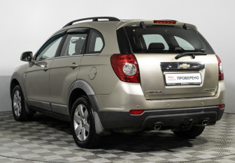 Подержанный автомобиль Chevrolet Captiva 2008 года (7 фото)