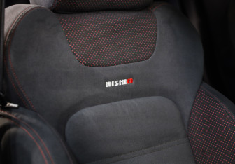 Подержанный автомобиль Nissan Juke Nismo 2013 года (22 фото)