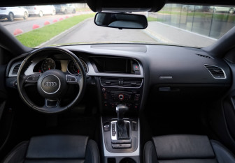 Подержанный автомобиль Audi A5 Coupe 2013 года (10 фото)