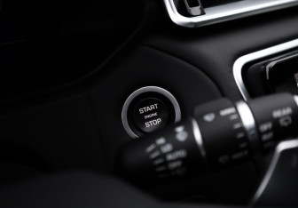 Подержанный автомобиль Land Rover Range Rover Velar 2019 года (18 фото)