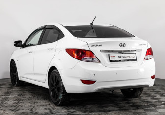 Подержанный автомобиль Hyundai Solaris Sedan 2012 года (7 фото)