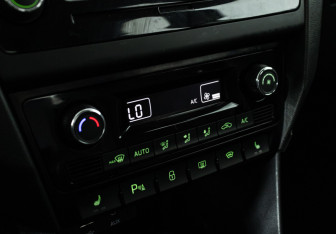 Подержанный автомобиль Skoda Rapid Liftback 2017 года (16 фото)