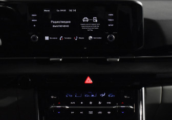 Подержанный автомобиль Kia Carnival 2021 года (18 фото)