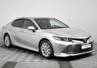 Подержанный автомобиль Toyota Camry Sedan 2018 года (3 фото)