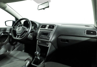 Подержанный автомобиль Volkswagen Polo Sedan 2016 года (9 фото)