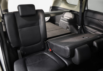 Подержанный автомобиль Mitsubishi Outlander 2015 года (24 фото)
