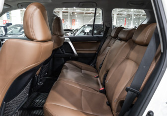 Подержанный автомобиль Toyota Land Cruiser Prado 2021 года (11 фото)