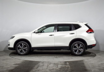 Подержанный автомобиль Nissan X-Trail 2021 года (8 фото)