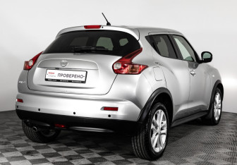 Подержанный автомобиль Nissan Juke 2012 года (5 фото)