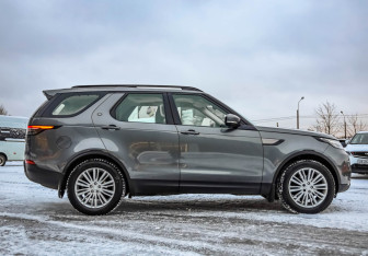 Подержанный автомобиль Land Rover Discovery 2018 года (6 фото)