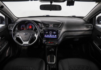 Подержанный автомобиль Kia Rio Hatchback 2017 года (10 фото)