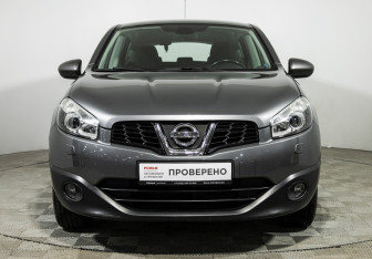 Подержанный автомобиль Nissan Qashqai 2012 года (2 фото)