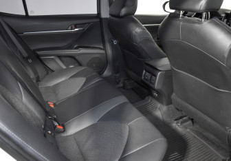 Подержанный автомобиль Toyota Camry Sedan 2022 года (17 фото)