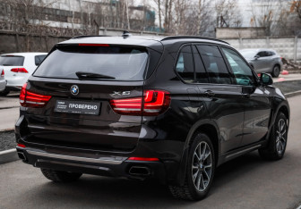 Подержанный автомобиль BMW X5 2015 года (6 фото)