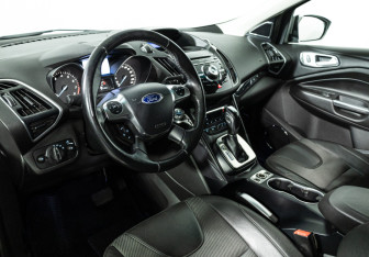Подержанный автомобиль Ford Kuga 2013 года (11 фото)
