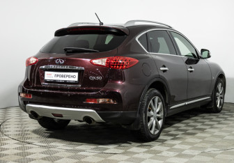 Подержанный автомобиль Infiniti QX50 2016 года (5 фото)