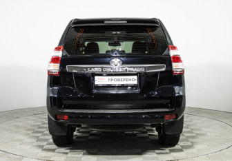 Подержанный автомобиль Toyota Land Cruiser Prado 2015 года (6 фото)