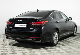 Подержанный автомобиль Hyundai Genesis 2015 года (5 фото)
