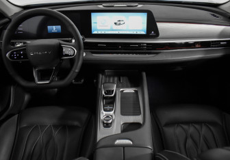 Подержанный автомобиль Chery Arrizo 8 2023 года (18 фото)