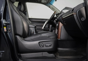 Подержанный автомобиль Toyota Land Cruiser Prado 2014 года (23 фото)