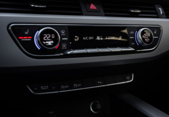 Подержанный автомобиль Audi A4 Sedan 2020 года (17 фото)