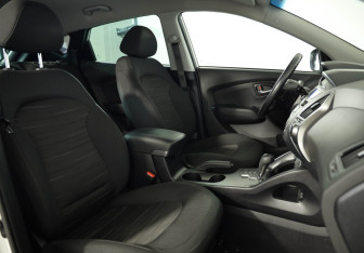 Подержанный автомобиль Hyundai ix35 2014 года (11 фото)