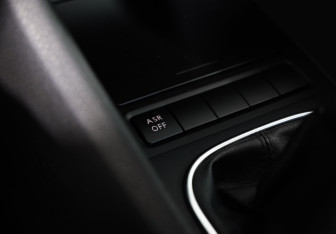 Подержанный автомобиль Volkswagen Golf Hatchback 2011 года (13 фото)