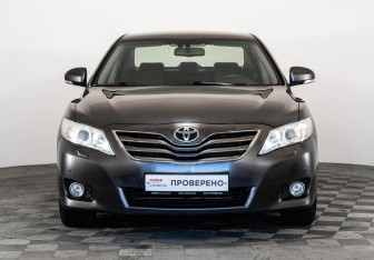 Подержанный автомобиль Toyota Camry Sedan 2011 года (2 фото)