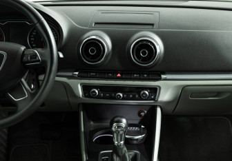 Подержанный автомобиль Audi A3 Sedan 2014 года (14 фото)