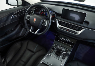 Подержанный автомобиль Hongqi H5 2022 года (8 фото)