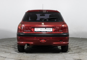 Подержанный автомобиль Peugeot 206 Hatchback 2004 года (6 фото)