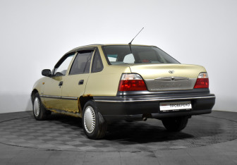 Подержанный автомобиль Daewoo Nexia Sedan 2007 года (7 фото)
