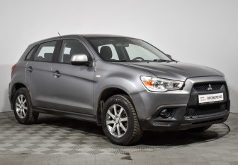 Подержанный автомобиль Mitsubishi ASX 2012 года (3 фото)