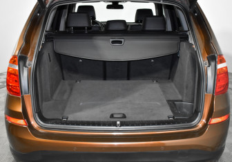 Подержанный автомобиль BMW X3 2016 года (22 фото)