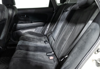 Подержанный автомобиль Hyundai Elantra Sedan 2007 года (10 фото)