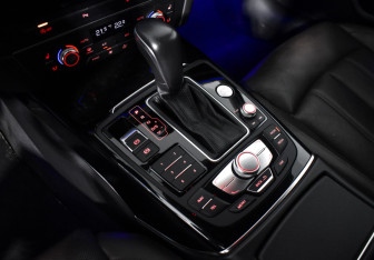 Подержанный автомобиль Audi A6 allroad 2016 года (12 фото)