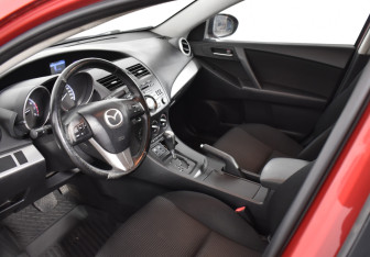 Подержанный автомобиль Mazda 3 Sedan 2011 года (9 фото)