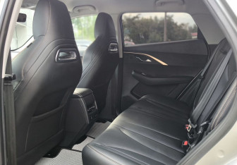 Подержанный автомобиль Omoda C5 2023 года (24 фото)