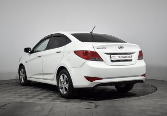 Подержанный автомобиль Hyundai Solaris Sedan 2016 года (7 фото)