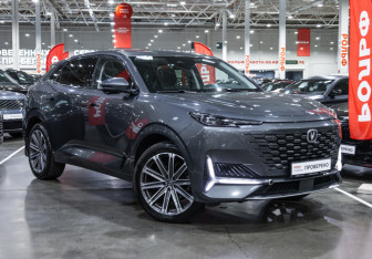 Подержанный автомобиль Changan UNI-K 2024 года (5 фото)
