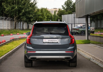 Подержанный автомобиль Volvo XC90 2021 года (6 фото)